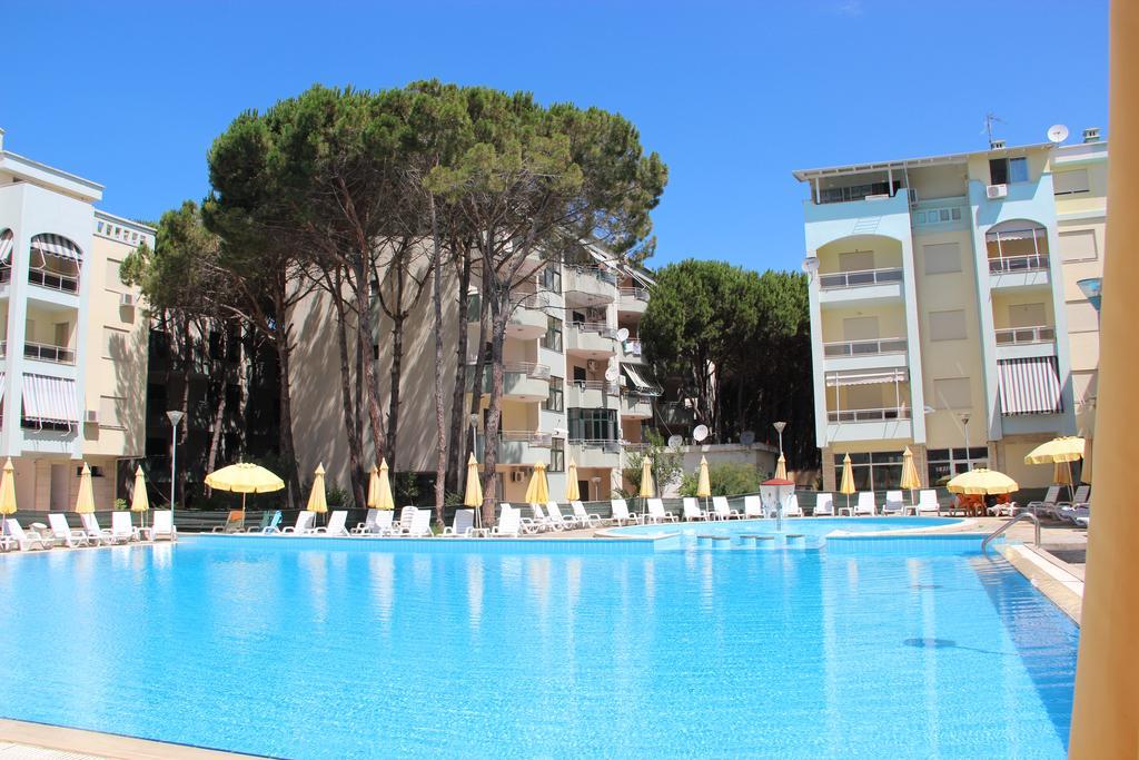 Golem Apartments Extérieur photo