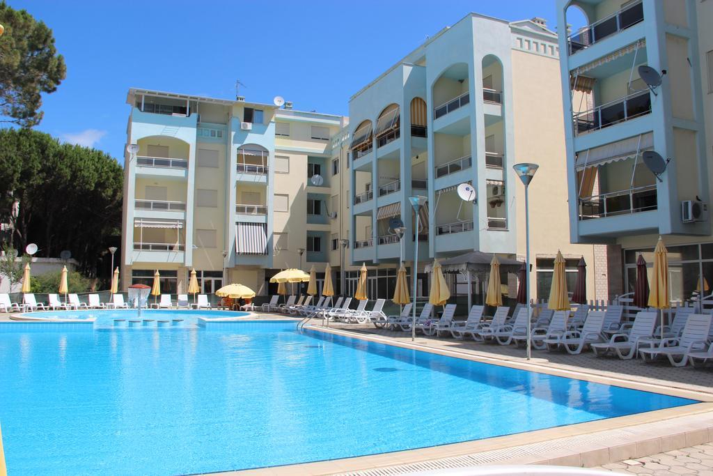 Golem Apartments Extérieur photo